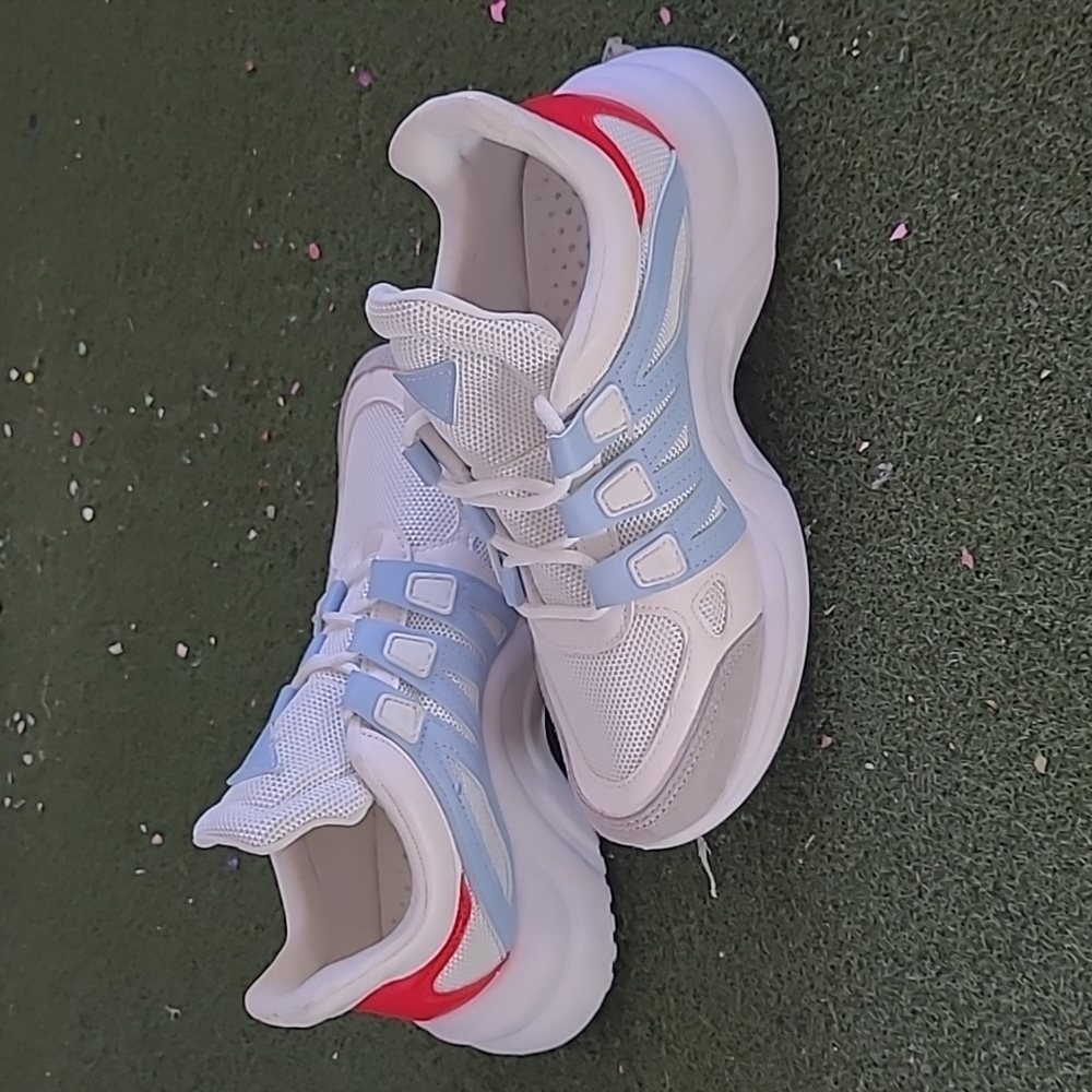 Women's Sneakers size 6 unbranded